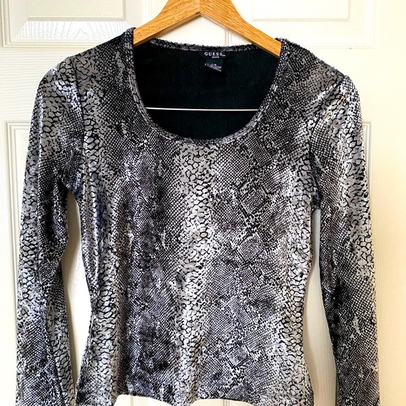 🔥GUESS🔥long sleeve shirt . Size large . Black, grey and white . Super soft. - Picture 1 of 8